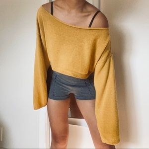 Longsleeve mustard yellow sweater